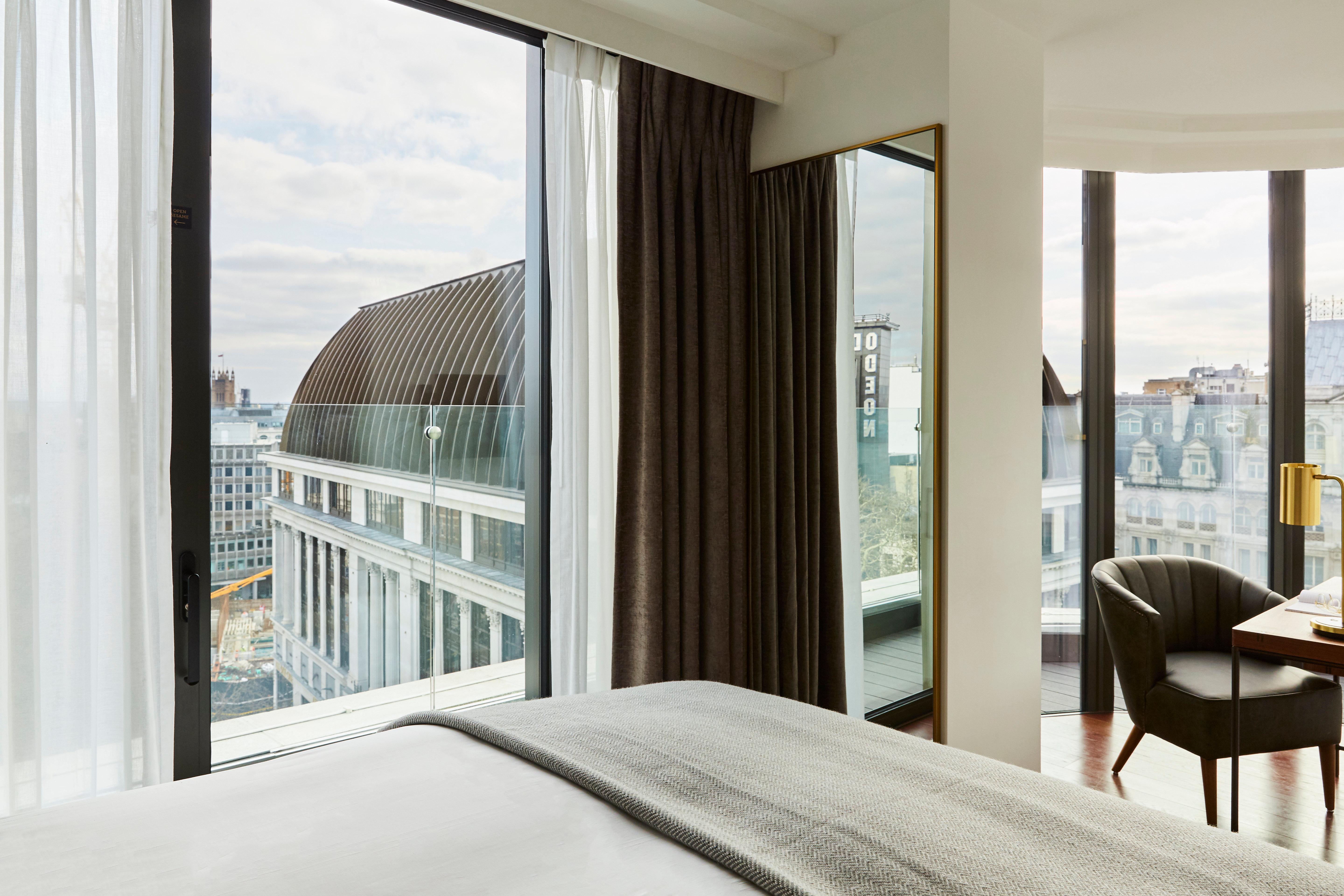 Hotel Indigo London - 1 Leicester Square By Ihg Екстериор снимка