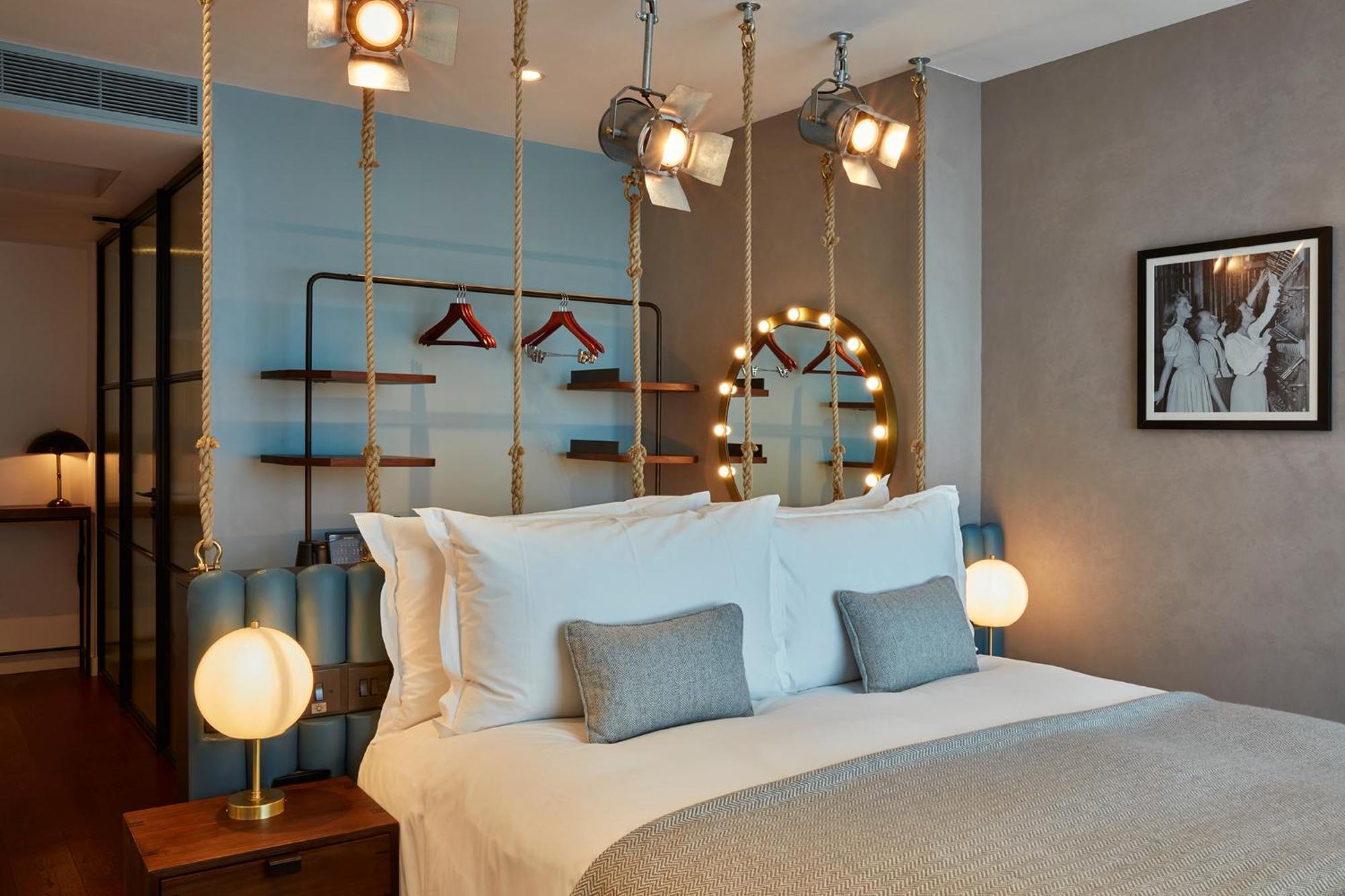 Hotel Indigo London - 1 Leicester Square By Ihg Екстериор снимка